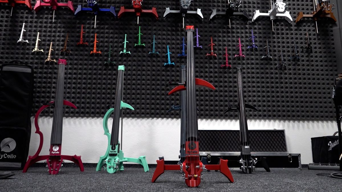 Elektrická violoncella z 3D tiskárny vyrábějí v Přerově jako první na světě. Následovat budou kytary